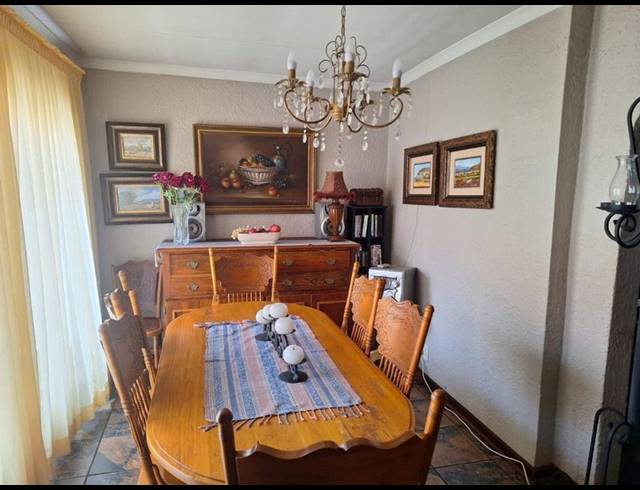 3 BEDROOM HOUSE FOR SALE IN VAN RIEBEECK PARK